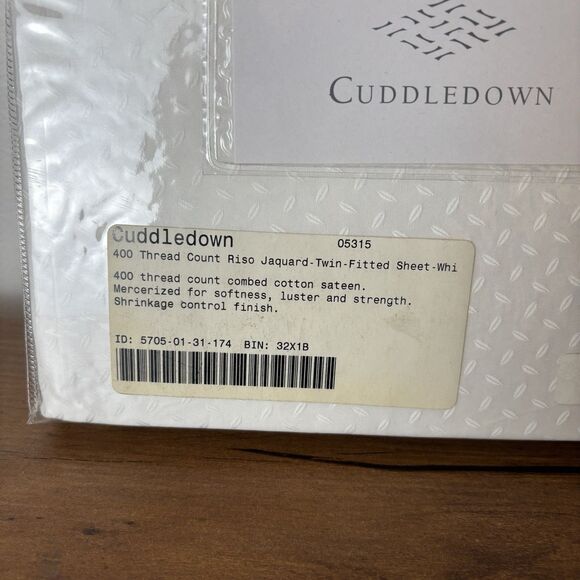 CUDDLEDOWN 400 Thread Count Fitted Sheet Twin, White Riso Jacquard Combed Cotton - Picture 4 of 5